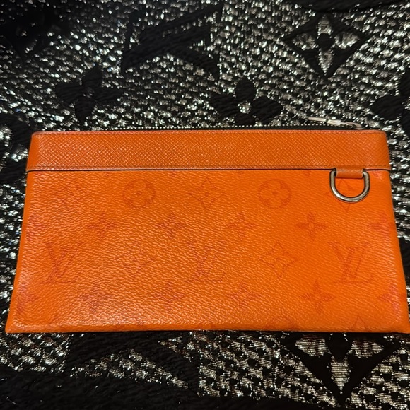 Men’s or Women’s Tiagrama Louis Vuitton Pochette holder and pouch! Comes w Box! - Picture 17 of 17
